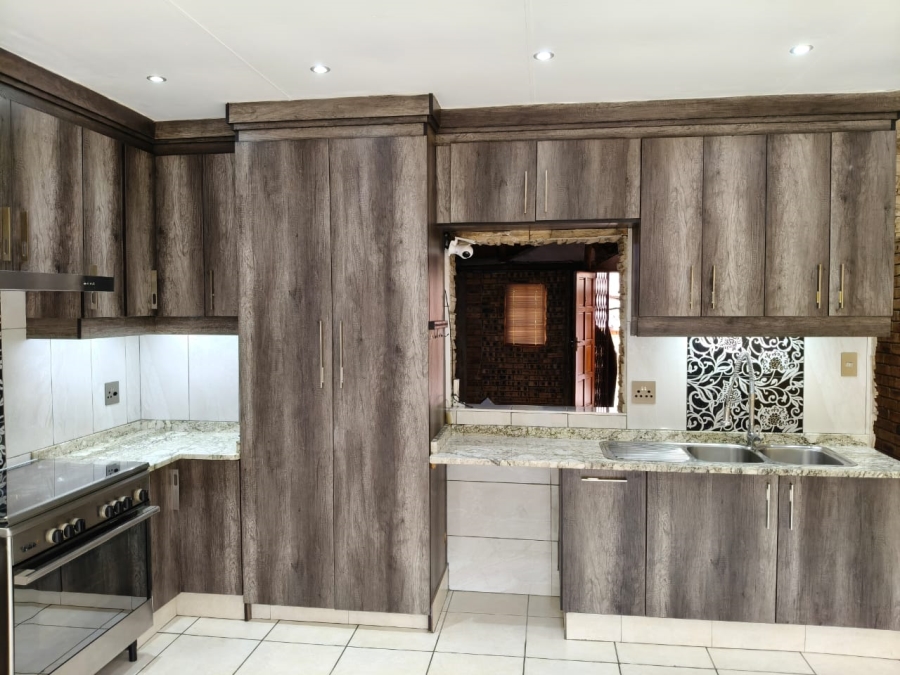 3 Bedroom Property for Sale in Safari Gardens North West